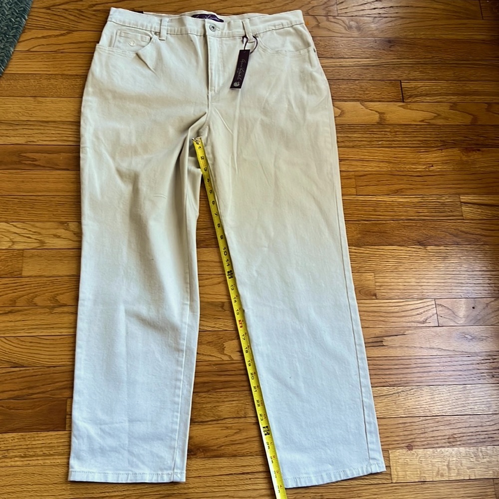 Gloria Vanderbilt Amanda jeans, NWT, classic fit